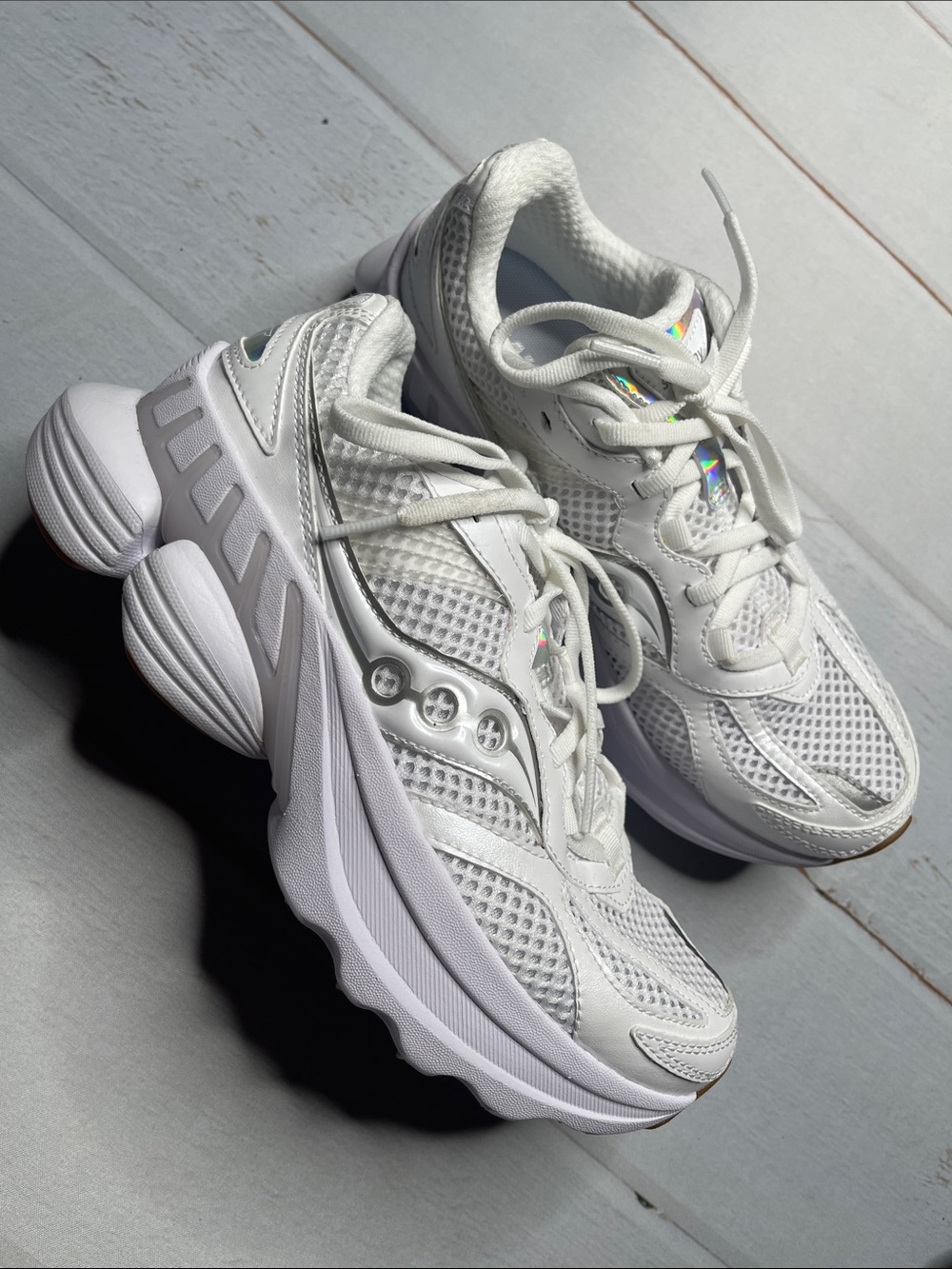 Saucony Grid NXT 5 Women’s Shoes Sneakers White Silver Accent Lace Up Mesh New